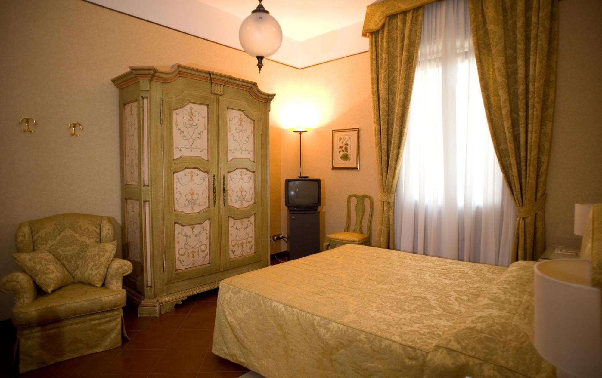 Hotel Posta Reggio nell'Emilia Esterno foto